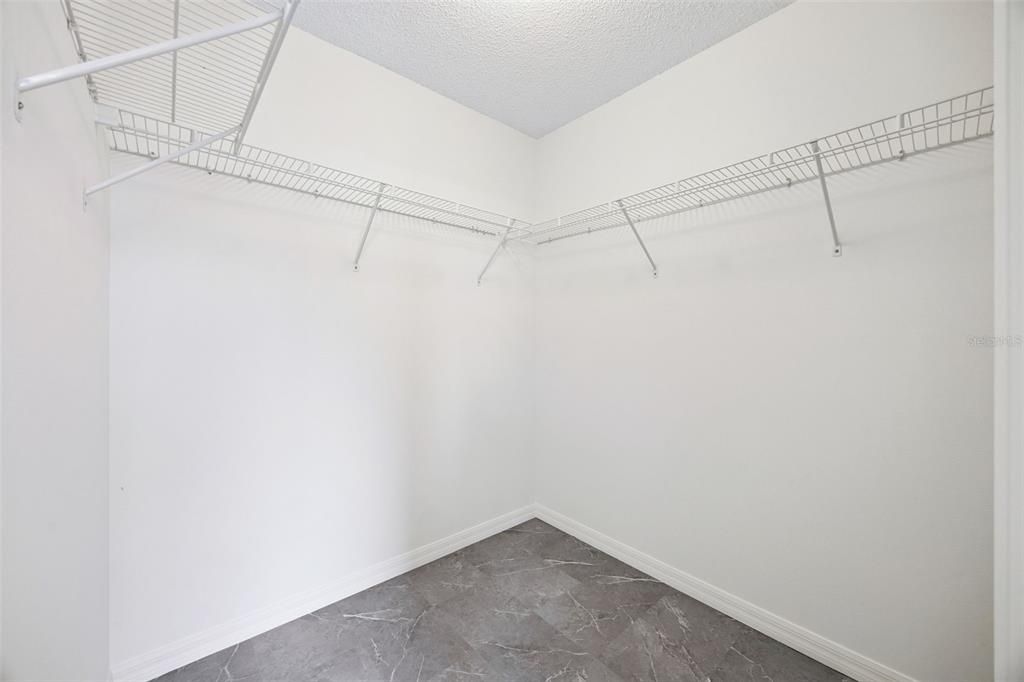 Activo con contrato: $347,500 (3 camas, 2 baños, 1355 Pies cuadrados)