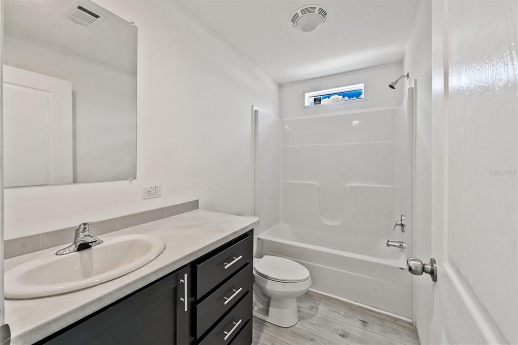 En Venta: $235,900 (3 camas, 2 baños, 1512 Pies cuadrados)