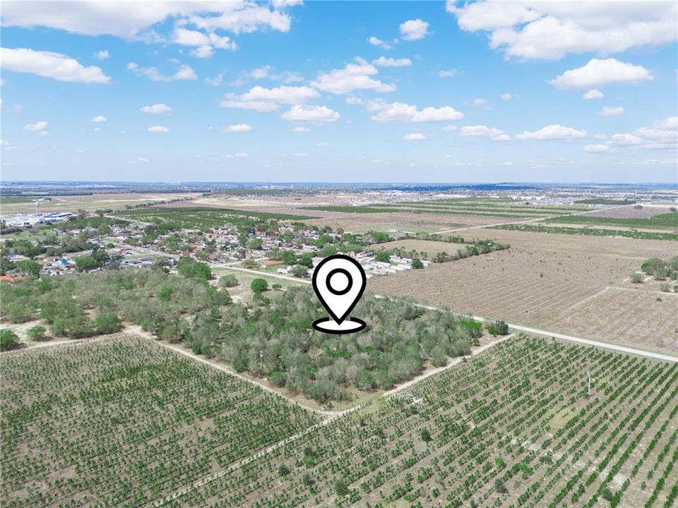 На продажу: $366,700 (9.65 acres)