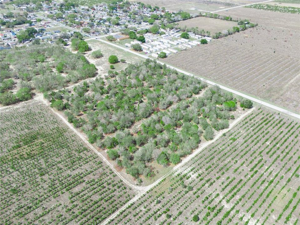 На продажу: $366,700 (9.65 acres)