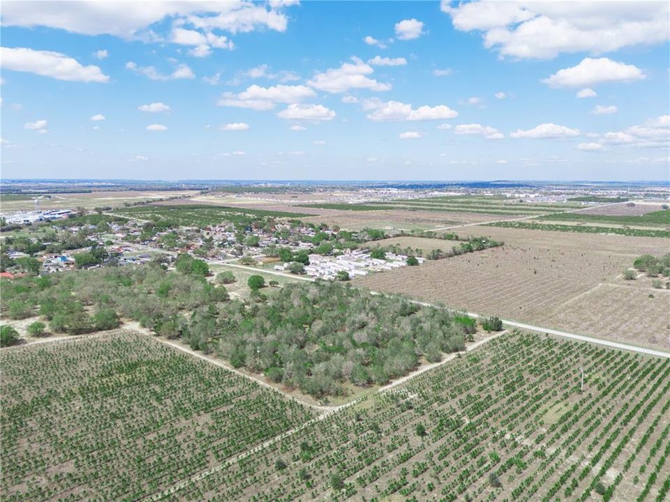 На продажу: $366,700 (9.65 acres)