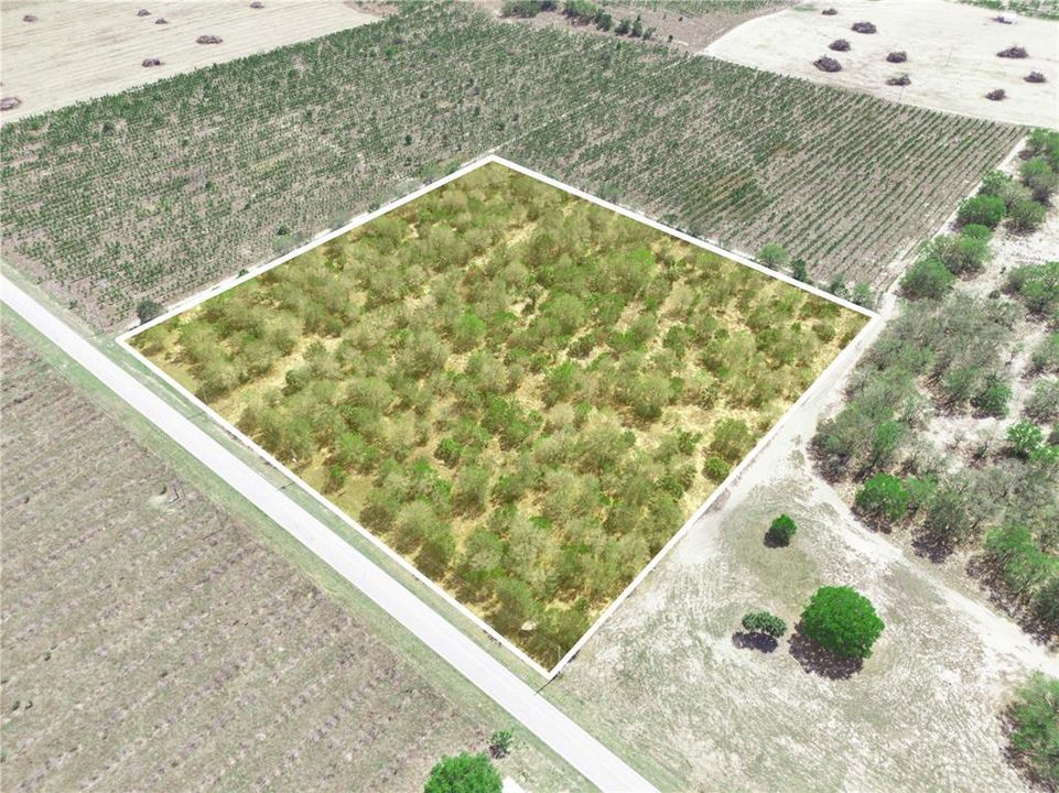 На продажу: $366,700 (9.65 acres)