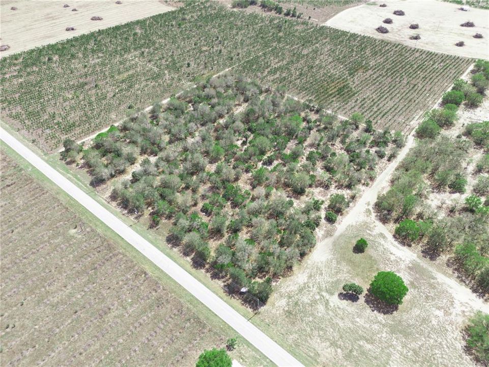 На продажу: $366,700 (9.65 acres)