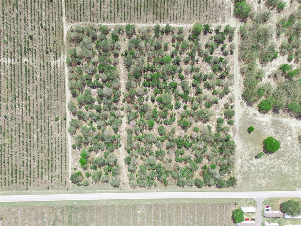 На продажу: $366,700 (9.65 acres)