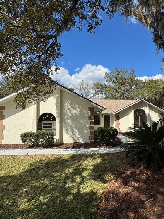 Active With Contract: $359,000 (3 beds, 3 baths, 1683 Square Feet)