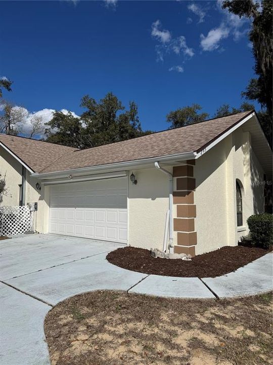 Active With Contract: $359,000 (3 beds, 3 baths, 1683 Square Feet)