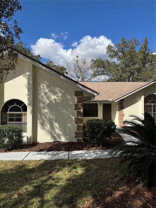 Active With Contract: $359,000 (3 beds, 3 baths, 1683 Square Feet)