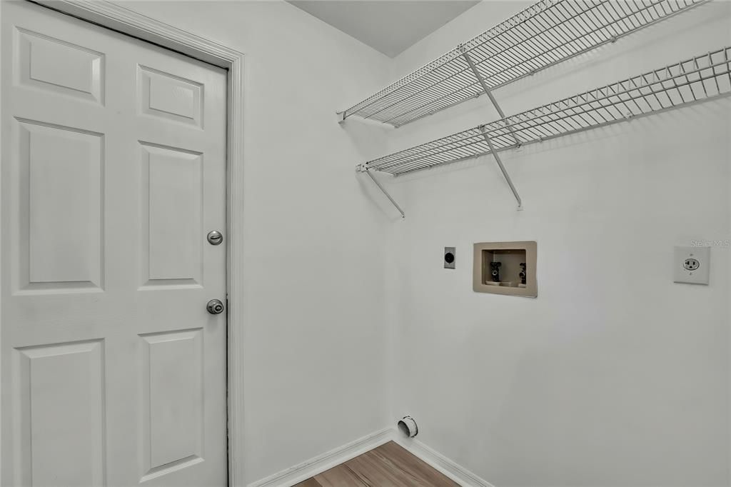 Active With Contract: $359,000 (3 beds, 3 baths, 1683 Square Feet)