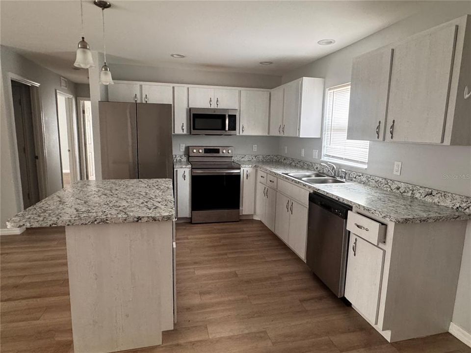 For Sale: $307,900 (3 beds, 2 baths, 1300 Square Feet)