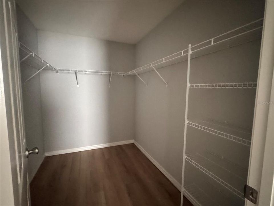 For Sale: $307,900 (3 beds, 2 baths, 1300 Square Feet)