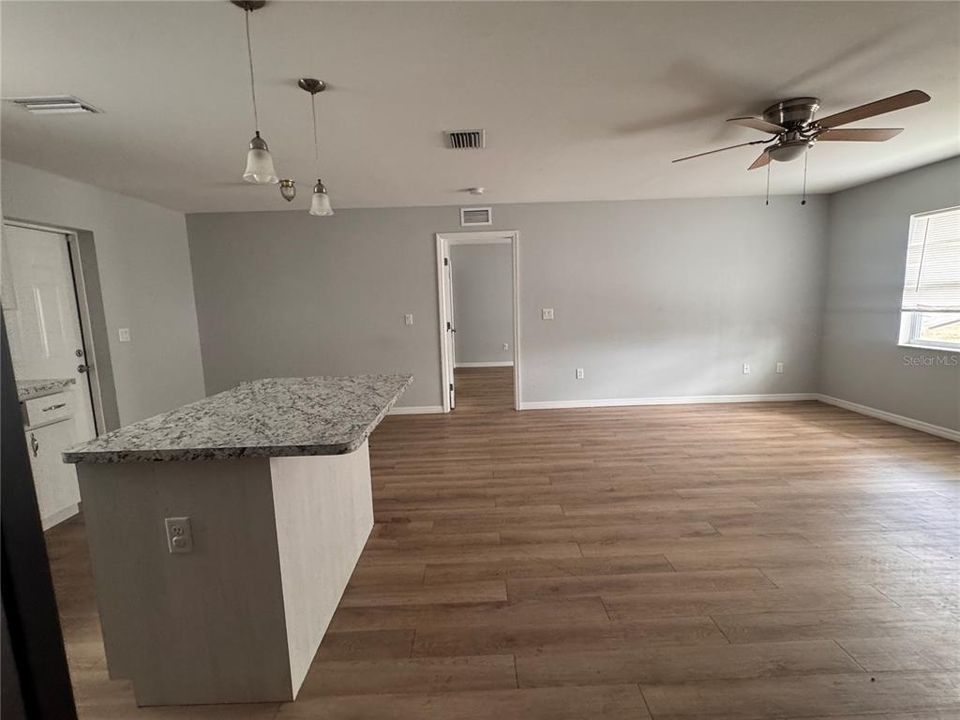 For Sale: $307,900 (3 beds, 2 baths, 1300 Square Feet)