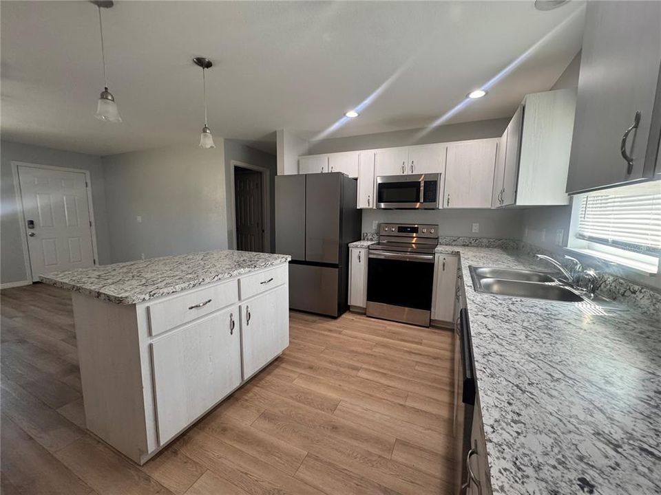 For Sale: $307,900 (3 beds, 2 baths, 1300 Square Feet)