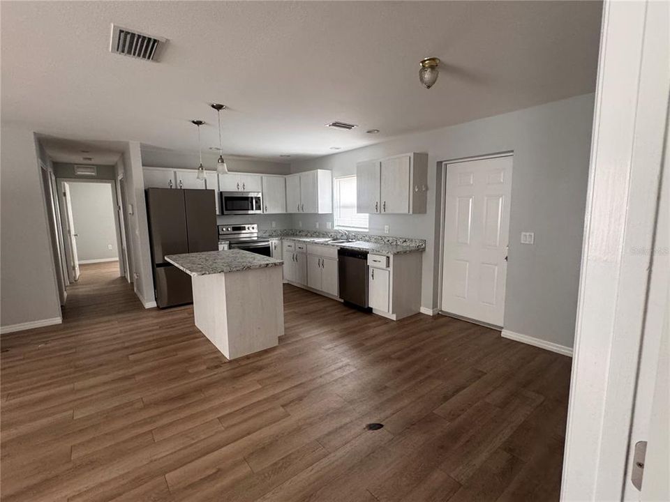 For Sale: $307,900 (3 beds, 2 baths, 1300 Square Feet)