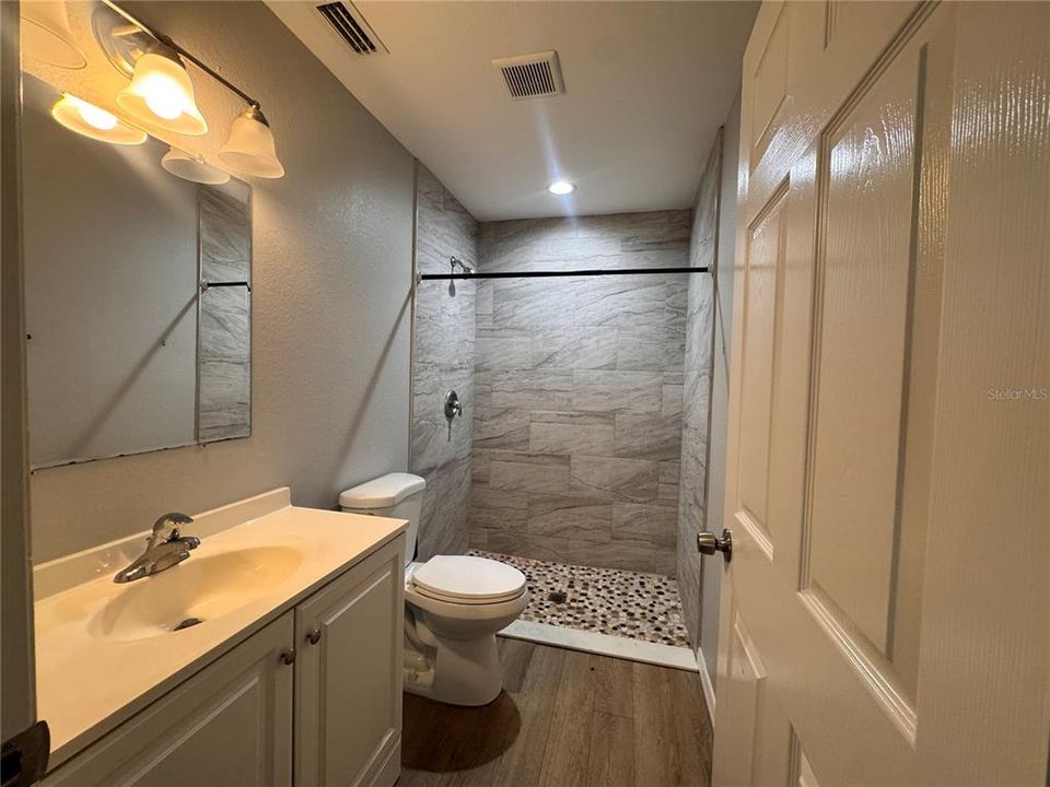 For Sale: $307,900 (3 beds, 2 baths, 1300 Square Feet)