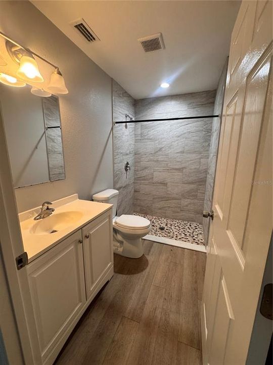 For Sale: $307,900 (3 beds, 2 baths, 1300 Square Feet)