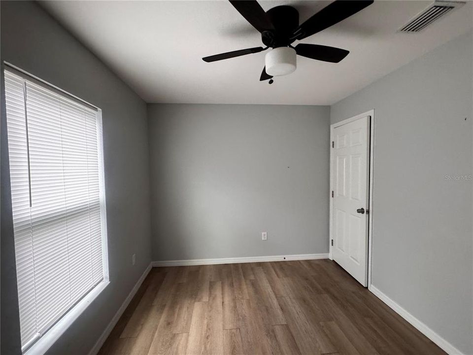 For Sale: $307,900 (3 beds, 2 baths, 1300 Square Feet)