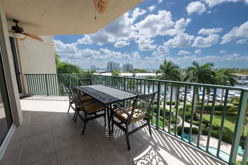 En Venta: $519,000 (3 camas, 2 baños, 2188 Pies cuadrados)
