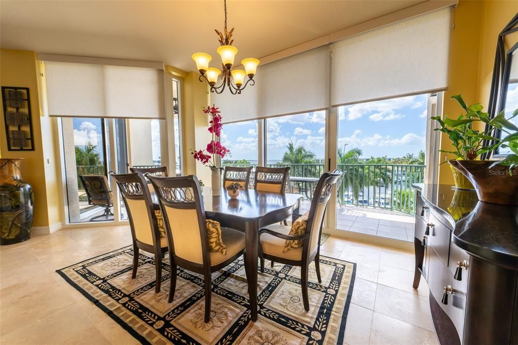 En Venta: $519,000 (3 camas, 2 baños, 2188 Pies cuadrados)