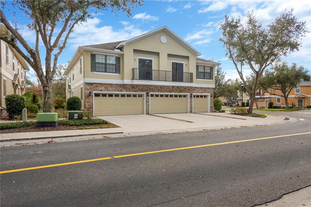 For Sale: $269,000 (2 beds, 2 baths, 1253 Square Feet)