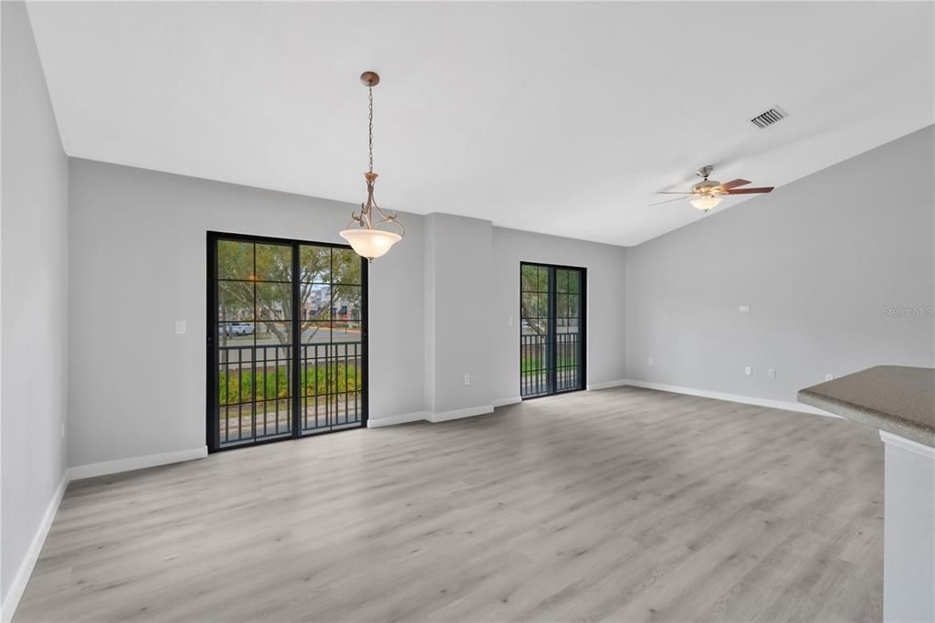 For Sale: $269,000 (2 beds, 2 baths, 1253 Square Feet)