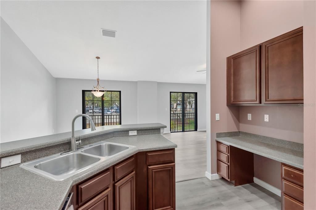 For Sale: $269,000 (2 beds, 2 baths, 1253 Square Feet)