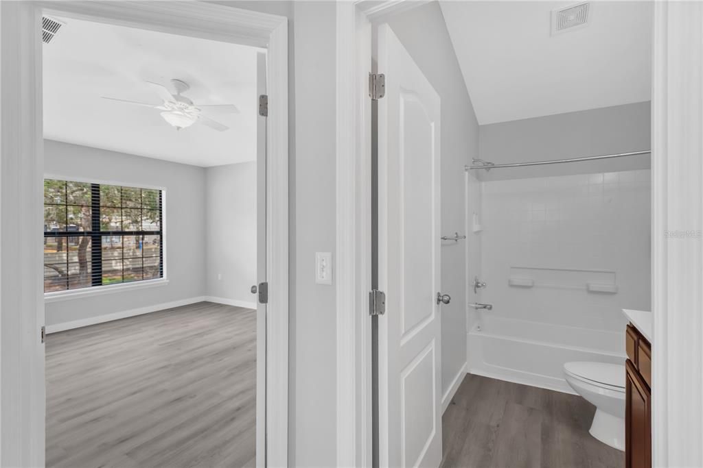 For Sale: $269,000 (2 beds, 2 baths, 1253 Square Feet)