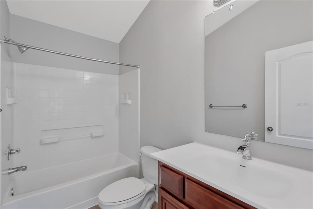 For Sale: $269,000 (2 beds, 2 baths, 1253 Square Feet)