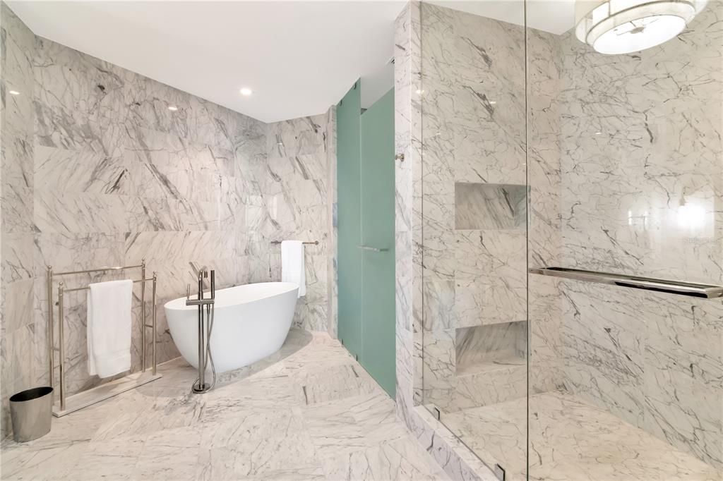En Venta: $3,775,000 (3 camas, 3 baños, 2940 Pies cuadrados)