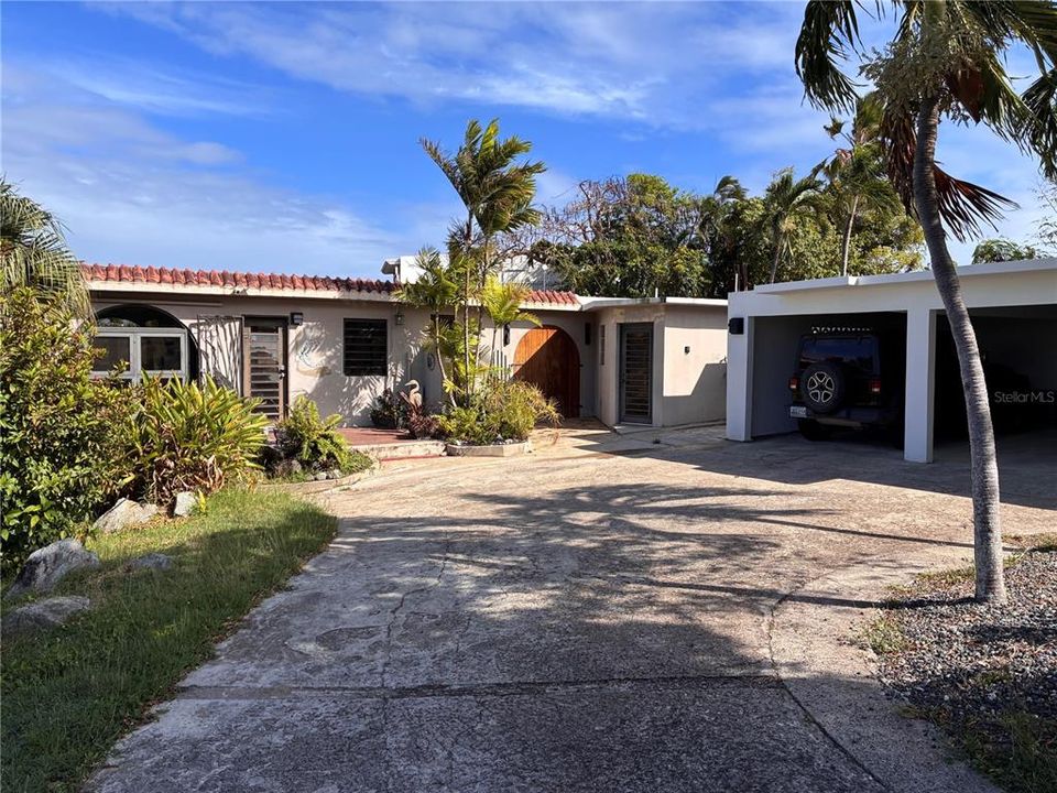 En Venta: $850,000 (3 camas, 3 baños, 1650 Pies cuadrados)