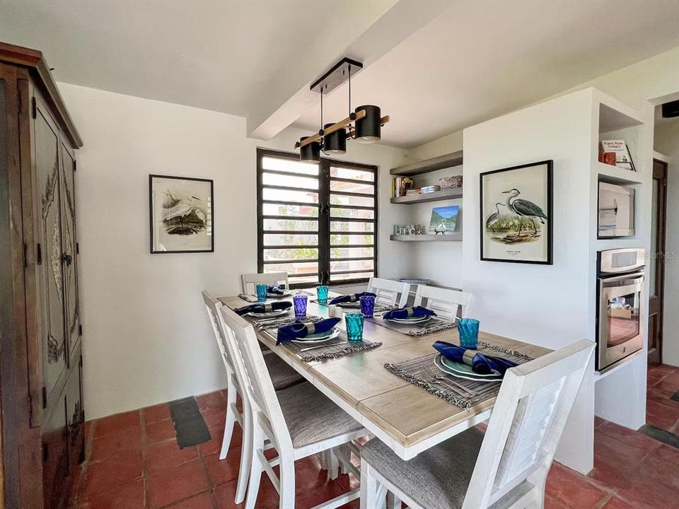 En Venta: $850,000 (3 camas, 3 baños, 1650 Pies cuadrados)