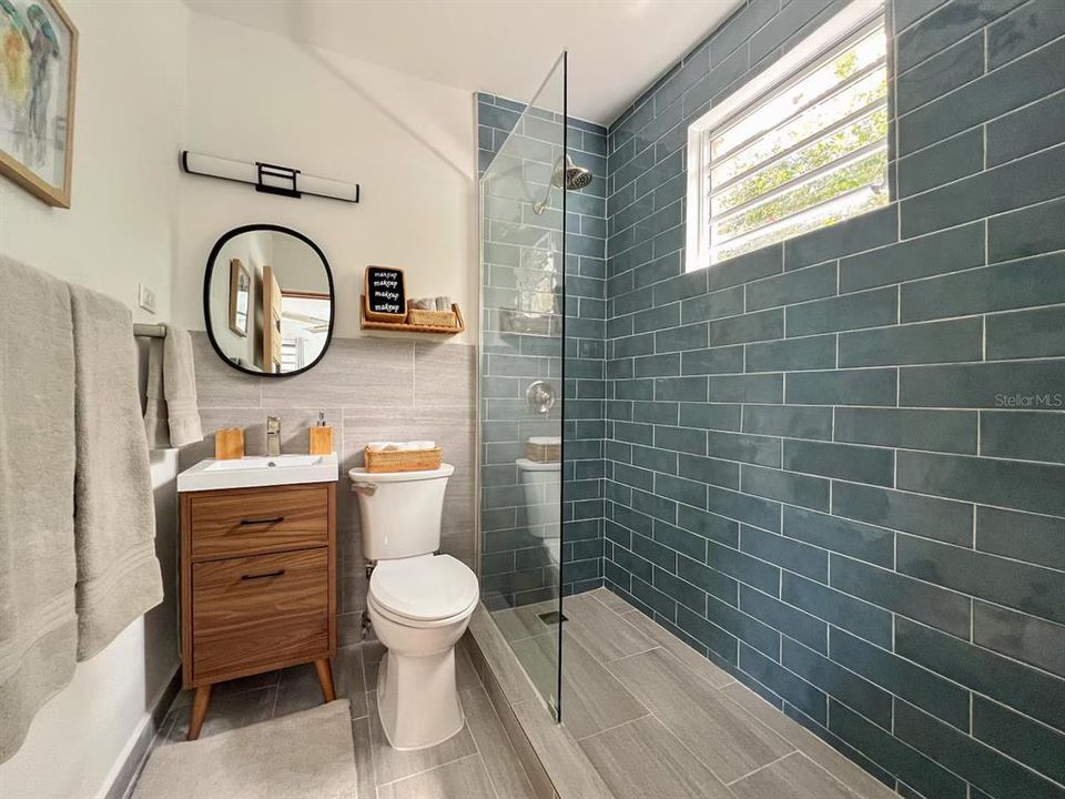 En Venta: $850,000 (3 camas, 3 baños, 1650 Pies cuadrados)