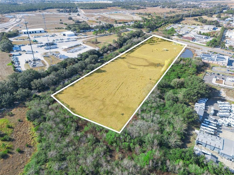 待售: $2,115,000 (8.99 acres)