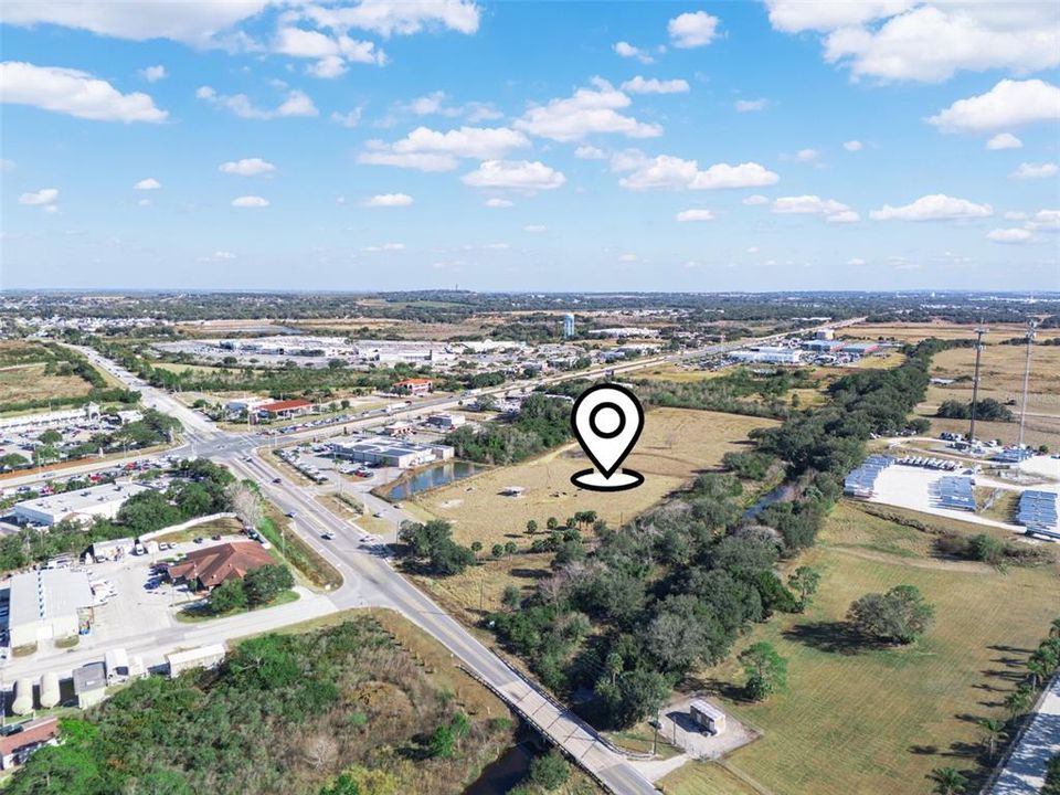 待售: $2,115,000 (8.99 acres)