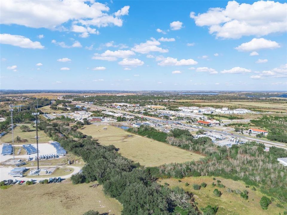 待售: $2,115,000 (8.99 acres)