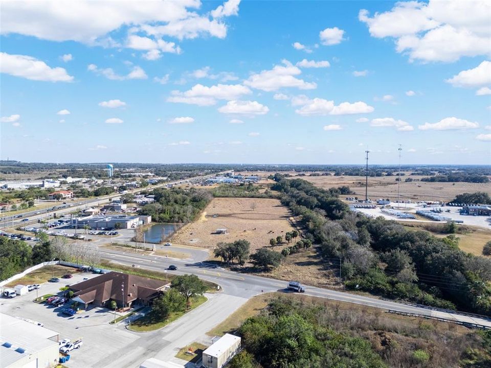 待售: $2,115,000 (8.99 acres)