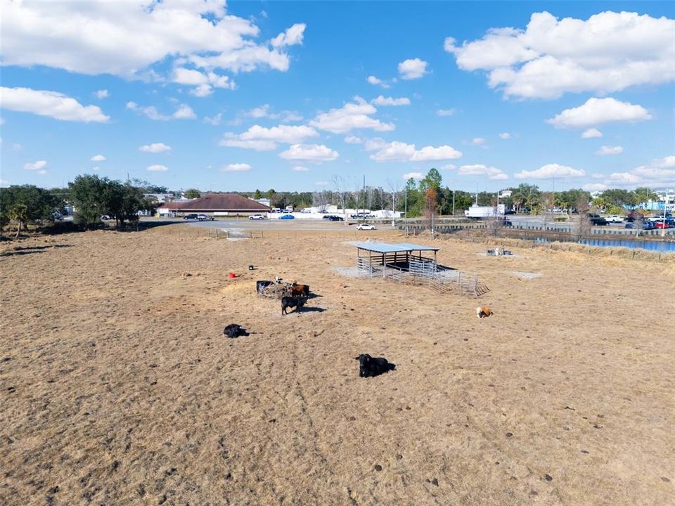 待售: $2,115,000 (8.99 acres)