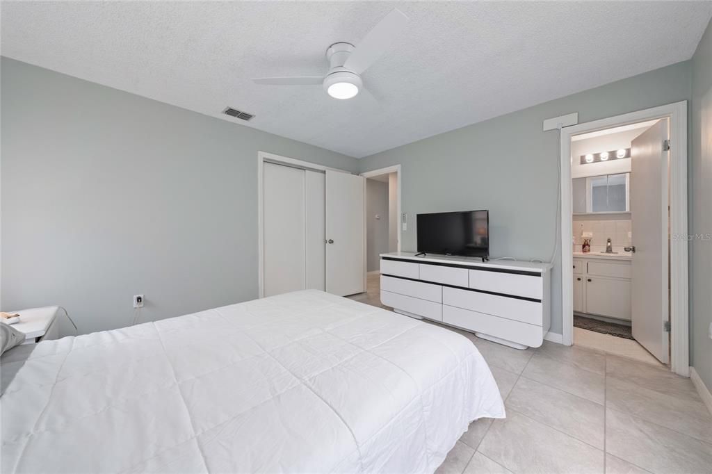 En Venta: $199,800 (2 camas, 2 baños, 1449 Pies cuadrados)