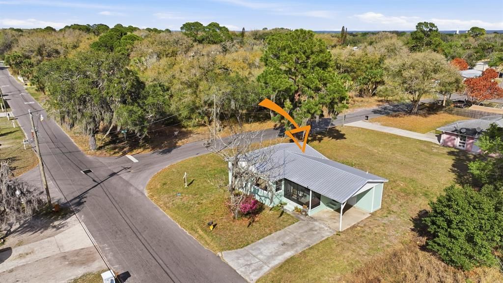 For Sale: $195,000 (3 beds, 1 baths, 876 Square Feet)