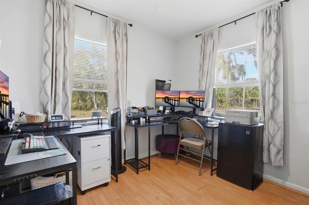 For Sale: $195,000 (3 beds, 1 baths, 876 Square Feet)
