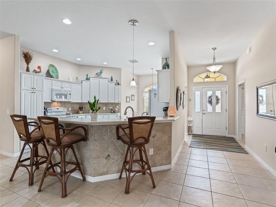 Active With Contract: $479,000 (3 beds, 2 baths, 1927 Square Feet)
