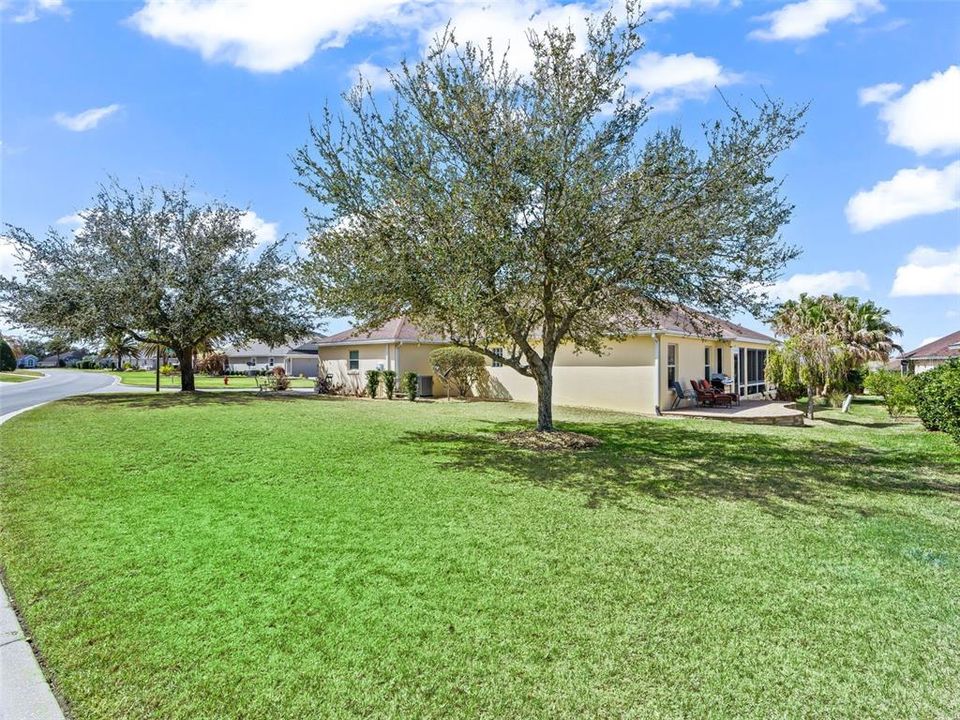 Active With Contract: $479,000 (3 beds, 2 baths, 1927 Square Feet)