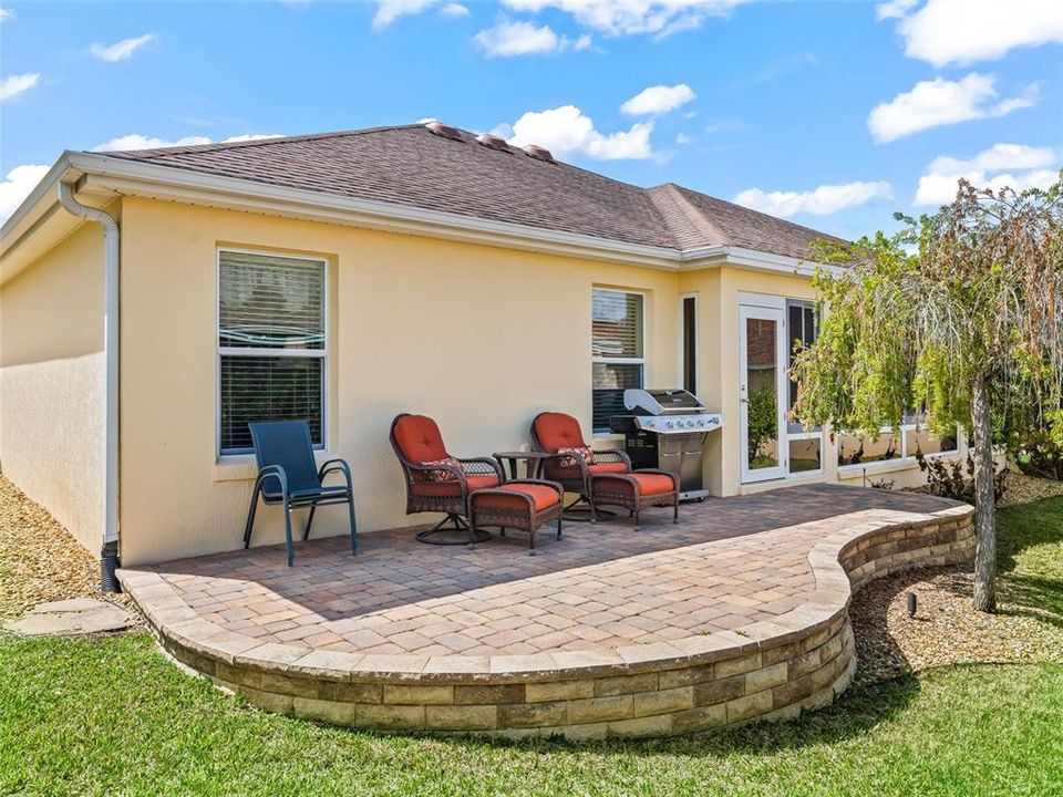 Active With Contract: $479,000 (3 beds, 2 baths, 1927 Square Feet)