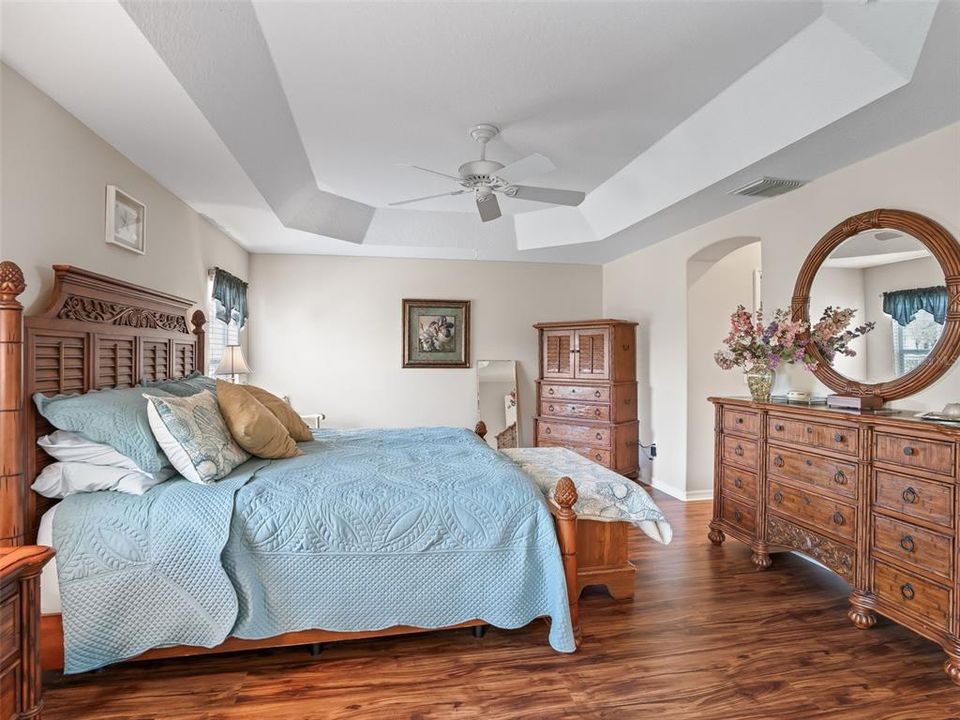 Active With Contract: $479,000 (3 beds, 2 baths, 1927 Square Feet)