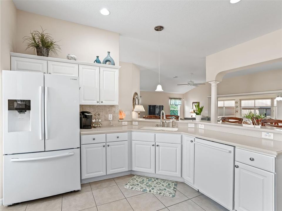 Active With Contract: $479,000 (3 beds, 2 baths, 1927 Square Feet)