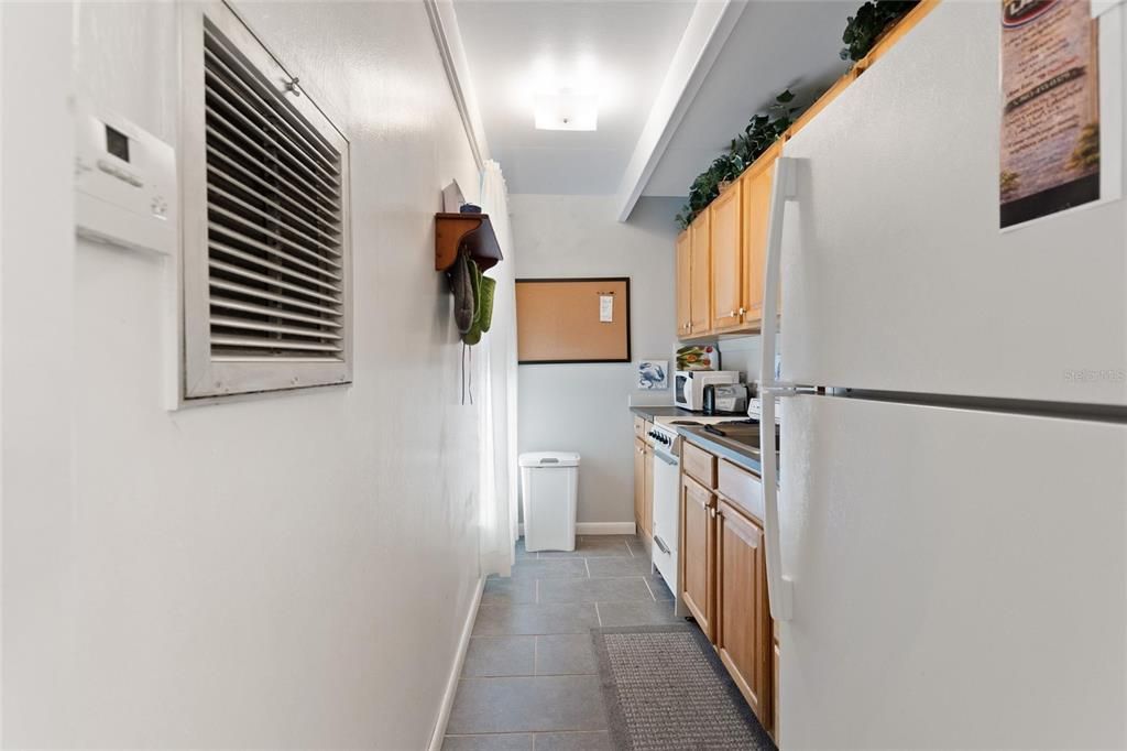 For Sale: $105,000 (1 beds, 1 baths, 648 Square Feet)