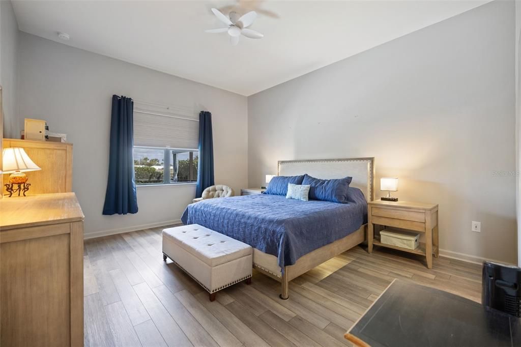 Activo con contrato: $789,000 (3 camas, 2 baños, 2000 Pies cuadrados)