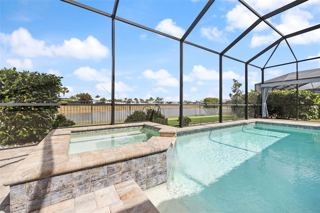 Activo con contrato: $789,000 (3 camas, 2 baños, 2000 Pies cuadrados)