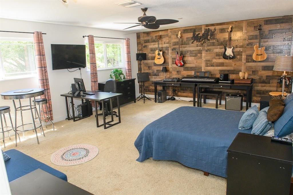 For Sale: $1,175,000 (4 beds, 3 baths, 4423 Square Feet)