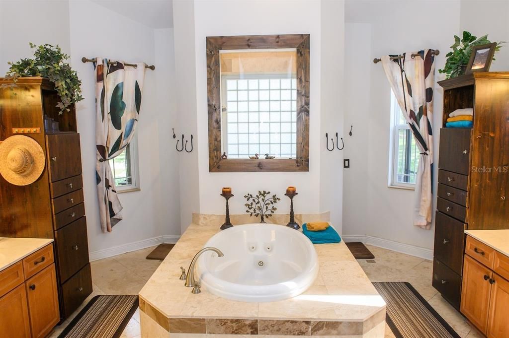 For Sale: $1,175,000 (4 beds, 3 baths, 4423 Square Feet)