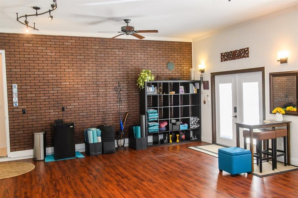 For Sale: $1,175,000 (4 beds, 3 baths, 4423 Square Feet)